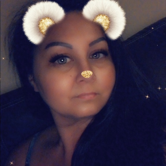 Meet your Posh Ambassador, Ami - Picture 1 of 7